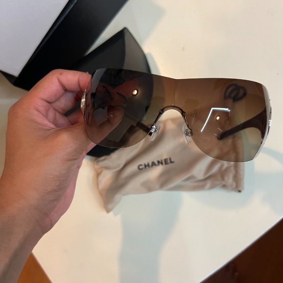 CHANEL VINTAGE SUNGLASSES (TRENDY- CONDITION-NEW) - Picture 2 of 10